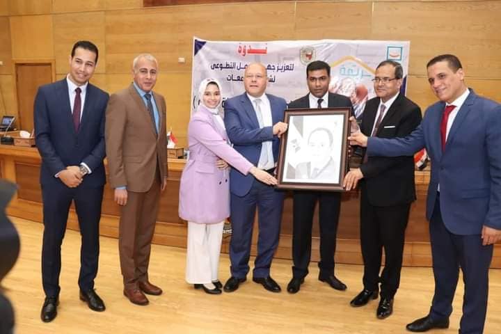 رئيس جامعة سوهاج يوجه شكره للرئيس السيسي على اهتمامه بالقطاع الصحي لمحافظات الصعيد 1 2 101705694943