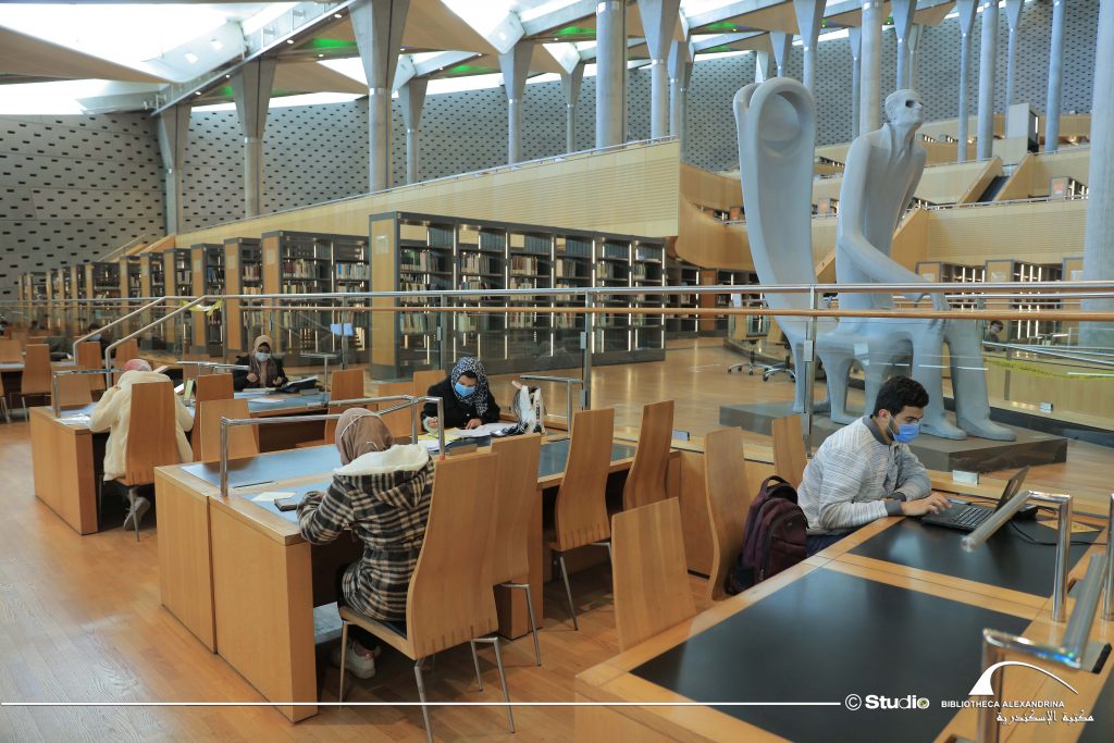 مكتبة الإسكندرية تفتتح منفذاً جديداً لبيع الهدايا التذكارية 1 2022082914502167470 1705336443