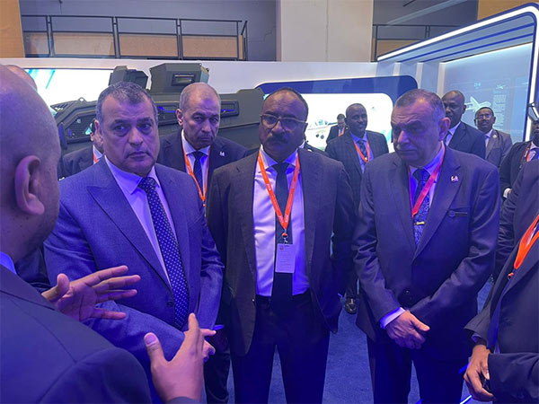 وزير الدولة للإنتاج الحربي: مستمرون في الجولات التفقدية للجهات التابعة للوقوف على انتظام سير العمل بها 1 2023 638125805439756067 9751705395243