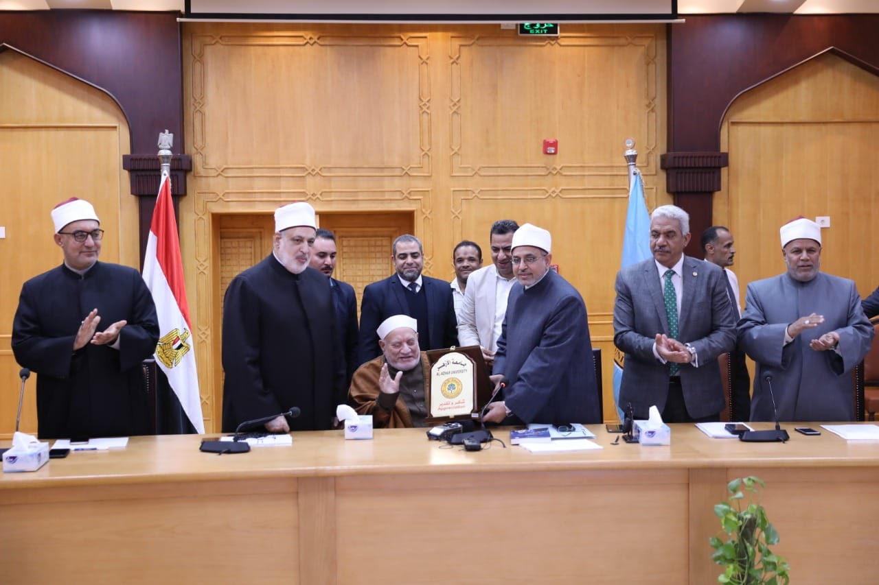 عضو هيئة كبار العلماء بالأزهر: السنة النبوية محفوظة بحفظ الله بنصِّ القرآن الكريم 1 317482167 524887489677982 3023908721935166277 n1706292543