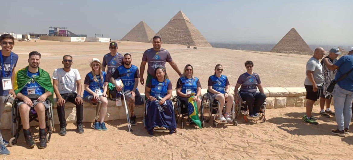 جولة سياحية بالأهرامات للوفود المشاركة ببطولة مصر الدولية للريشة الطائرة لذوي القدرات الخاصة 1 44726A37 423F 4C42 A4F6 BDF3DBF42FBF1706279043