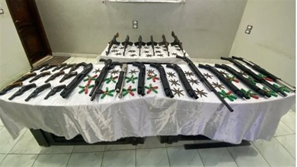 ضبط 21 قضية اتجار بالمخدرات وتنفيذ 685 حكما قضائيا بحملة أمنية موسعة بدمياط وأسوان 1 5251704275463