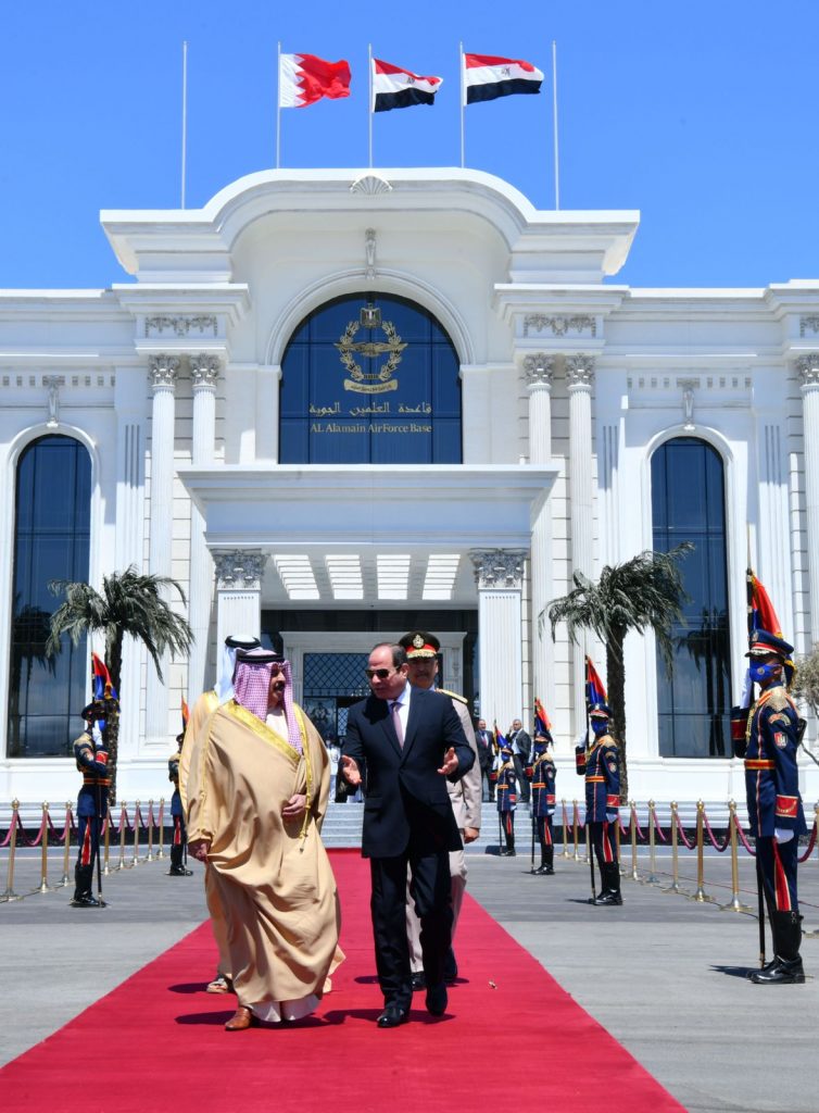 عاهل البحرين يهنئ الرئيس السيسي بتدشين عملية الصبة الخرسانية الأولى لمحطة الضبعة 1 6751706045043