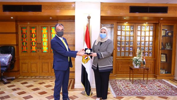 وزيرة التضامن الاجتماعي تشيد بجهود الهلال الأحمر المصري تجاه الأزمة الإنسانية في قطاع غزة 1 7011706537045