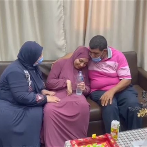 في لفتة إنسانية ..الحماية المدنية بالسويس تلبي استغاثة سيدة غير قادرة على الحركة وتنقلها للمستشفى 1 7191705942205