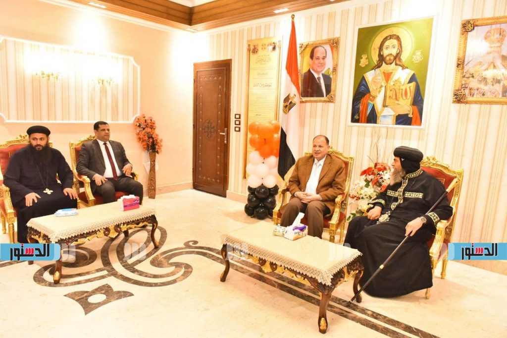 محافظ أسيوط يزور مطرانيتي ديروط والقوصية للأرثوذوكس وإيبارشية الدير المحرق للتهنئة بعيد الميلاد 1 9211704313682