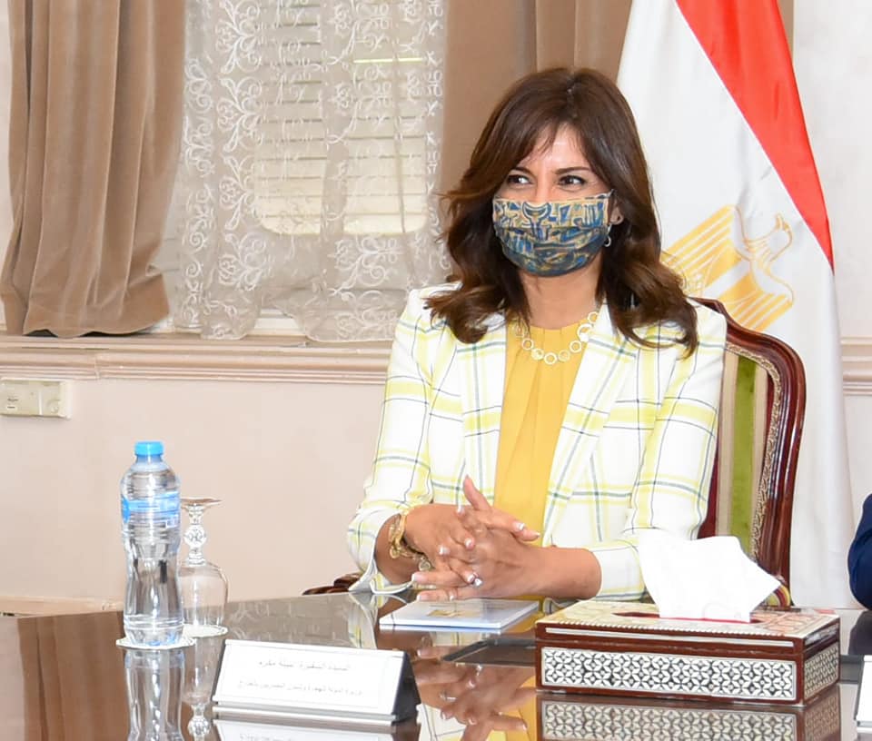 وزيرة الهجرة تجيب على استفسارات حول "مبادرة السيارات".. وتؤكد: نحن صوت لكل مصري بالخارج 1 971705226284