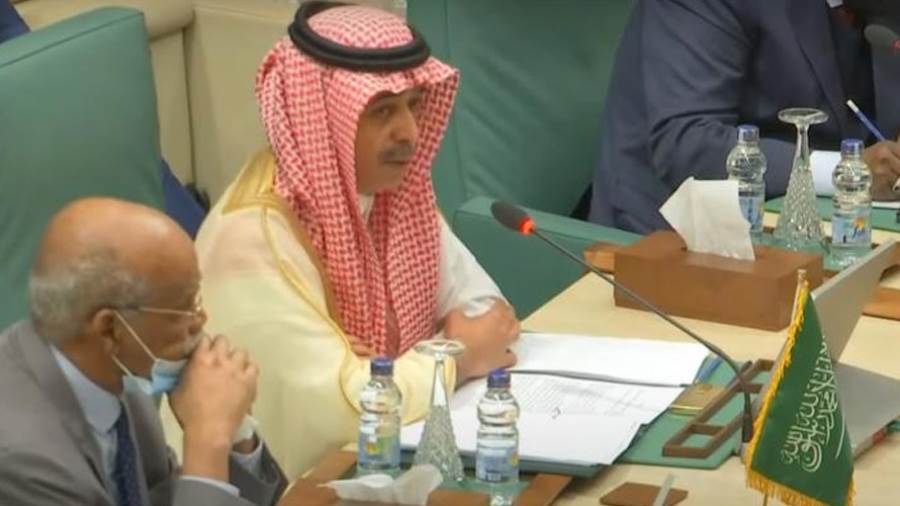 مندوب السعودية بالجامعة العربية يبحث مع عضو بالبرلمان العربي الموضوعات ذات الاهتمام المشترك 1 9844581705915684