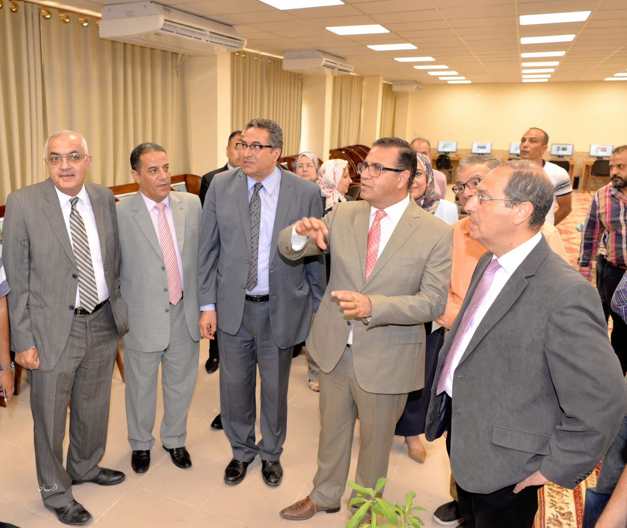 رئيس جامعة المنصورة: هناك اهتمام بالشراكة مع الجامعات الدولية والمرموقة لتطوير البرامج التعليمية 1 DSC 52881705255863