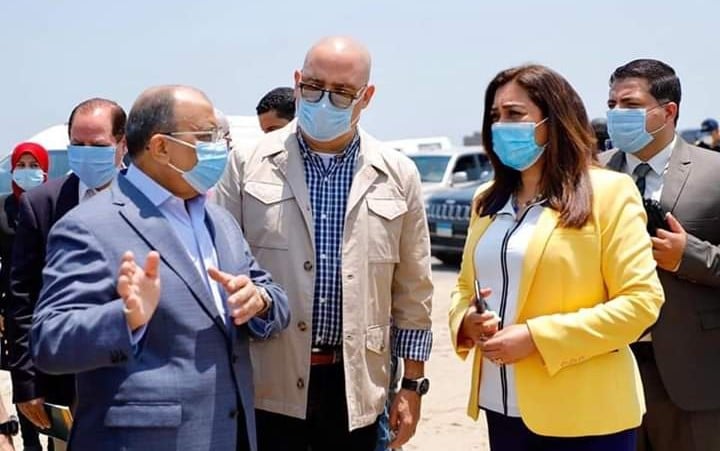 محافظ دمياط مع لجنة مشروع المجزر الآلي والمحجر كافة المحاور تمهيدا لافتتاحه وتشغيله 1 FB IMG 159385866513921705341904