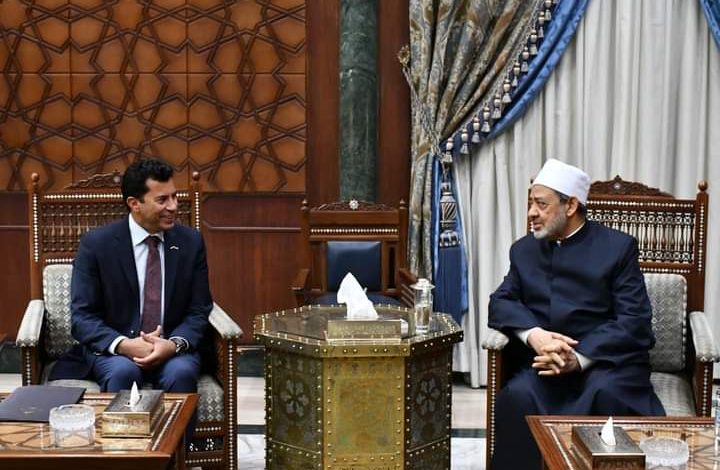 وزير الشباب والرياضة : التعاون المكثف مع الأزهر ضاعف من قوة الوزارة في التأثير على الشباب واحتوائهم 1 FB IMG 16614506798761706552884