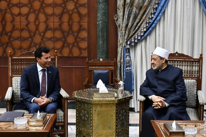 وزير الشباب والرياضة : التعاون المكثف مع الأزهر ضاعف من قوة الوزارة في التأثير على الشباب واحتوائهم 1 FB IMG 16614506798761706552884