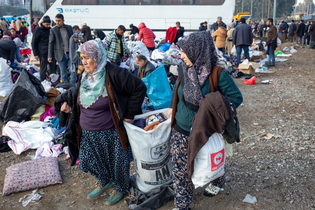 الخارجية الروسية: المساعدات الإنسانية المخصصة للأوكرانيين يتم بيعها عبر الإنترنت 1 ForStaPX0AA0art1706723464