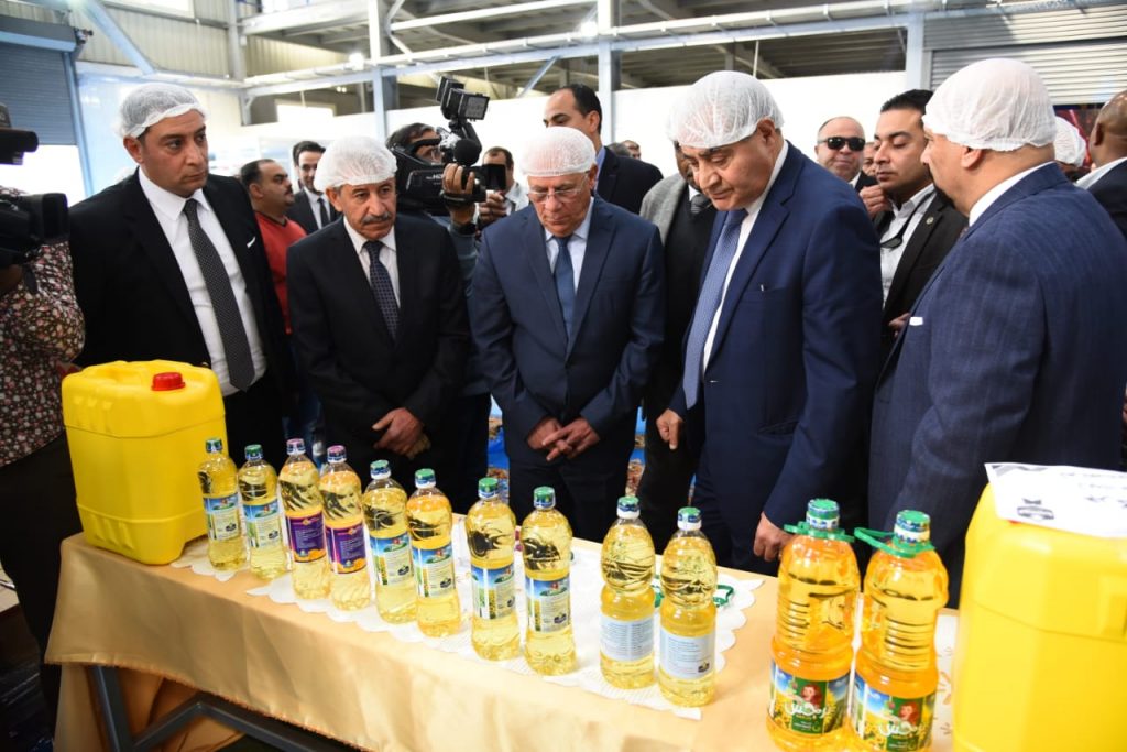 بتكلفة 4.5 مليار جنيه وزير التموين يفتتح المرحلة الاولي لمشروع المنطقة التجارية بمحافظة البحيرة 1 IMG 20200130 WA0024