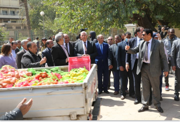 محافظ الغربية يؤكد الاستمرار في إقامة معارض ومنافذ السلع الغذائية بأسعار مخفضة للمواطنين 1 IMG 20220317 WA00251704648964