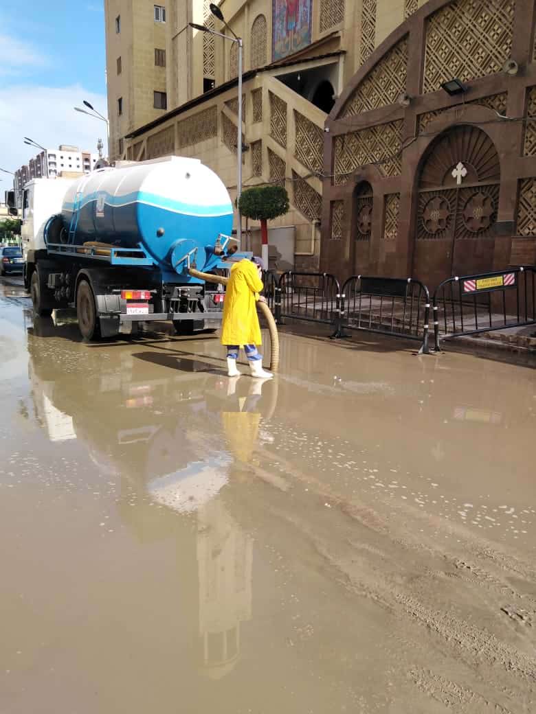 رئيس مياه القناة: مستعدون لموجة الطقس السيئ مع رفع حالة الطوارئ بالمحافظات الثلاثة 1 WhatsApp Image 2022 01 02 at 101706360583