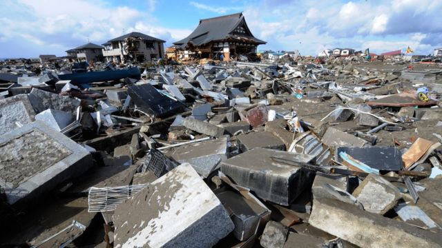 إنقاذ مسنة من تحت الأنقاض بعد مرور 124 ساعة على وقوع زلزال اليابان القوي 1 118057804 gettyimages 1101661291704614523