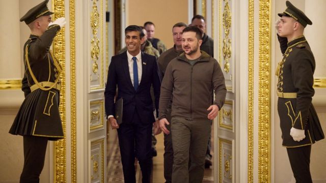 عقب اجتماعه برئيس وزراء بولندا.. زيلينسكي: وارسو تقدم حزمة دفاعية جديدة إلى كييف 1 127702768 13d4d46ee6a5d25d6649587937118e103341a87d1705944424