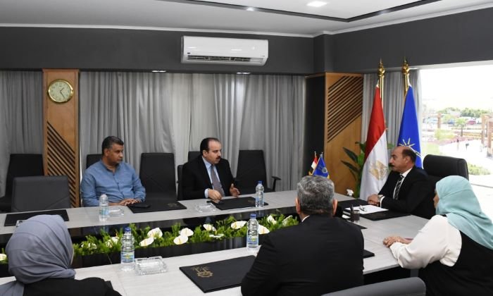 محافظ أسوان:منظومة التأمين الصحي الشامل أسهمت فى احداث طفرة طبية تتوافق مع المعايير الدولية 1 elaosboa324151705499463
