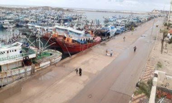 إغلاق ميناء الصيد البحري ببرج البرلس وتوقف حركة الصيد بالبحر المتوسط لليوم الرابع علي التوالي 1 elaosboa908241706178243