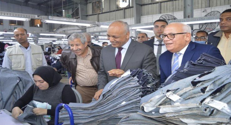 محافظ بورسعيد: المنطقة الصناعية شهدت صناعات تقام لأول مرة تسهم في دعم السوق وتزيد الصادرات 1 elaosboa908321705234743