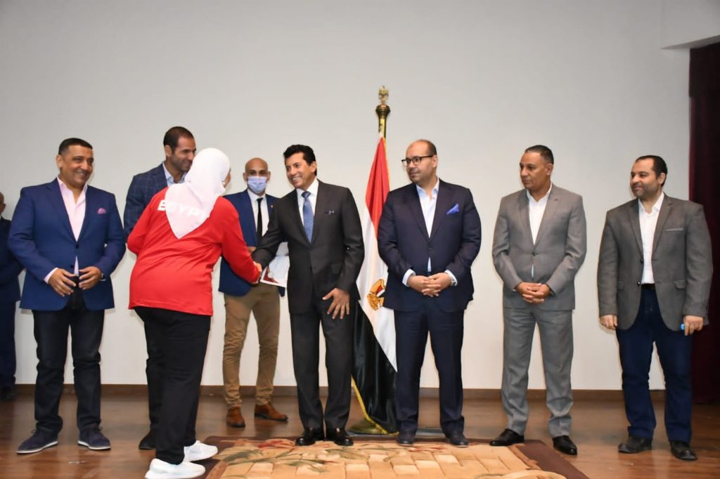 وزير الرياضة يهنئ منتخب مصر بعد تتويجه بالبطولة العربية لكرة السلة للمرة 13 في تاريخه 1 elaosboa985141704310082
