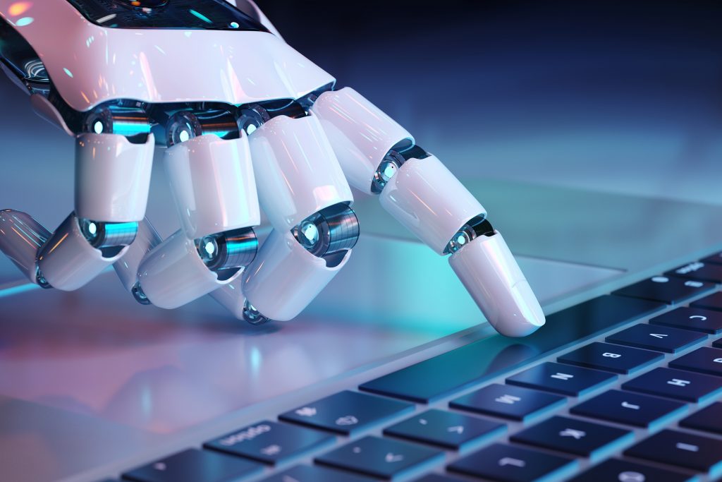 جلوبال 3:شركة Cognizant تسدل الستار عن مساعد الابتكار المدعوم بتقنية الذكاء الاصطناعي AI التوليدي بالتعاون مع شركة Microsoft، لتمكين موظفي Cognizant من الابتكار والإبداع 1 ey robot working on laptop1705385943