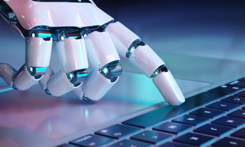 جلوبال 3:شركة Cognizant تسدل الستار عن مساعد الابتكار المدعوم بتقنية الذكاء الاصطناعي AI التوليدي بالتعاون مع شركة Microsoft، لتمكين موظفي Cognizant من الابتكار والإبداع 1 ey robot working on laptop1705385943