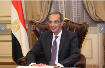 وزير الاتصالات يؤكد أهمية التعاون فى تطوير التكنولوجيات البازغة وتبني استخداماتها لتحقيق التنمية 1 guj 201706723407