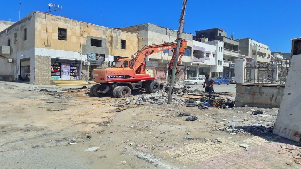 الحكومة الليبية: "المقاولون العرب" توقع عقدا كبيرا لإعادة إعمار درنة 1 q21704222482