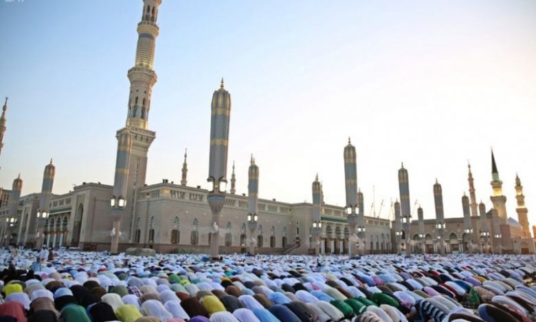 اكثر من مليون مصل يؤدون صلاة العيد في رحاب المسجد النبوي 800x5331706725684