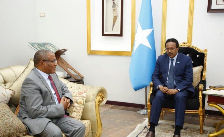 الرئيس الصومالي يعلن تأييده للعملية العسكرية الاثيوبية ضد تيغراي وآبي احمد يحذر السكان ومخاوف من مذبحة 768x5121704198003