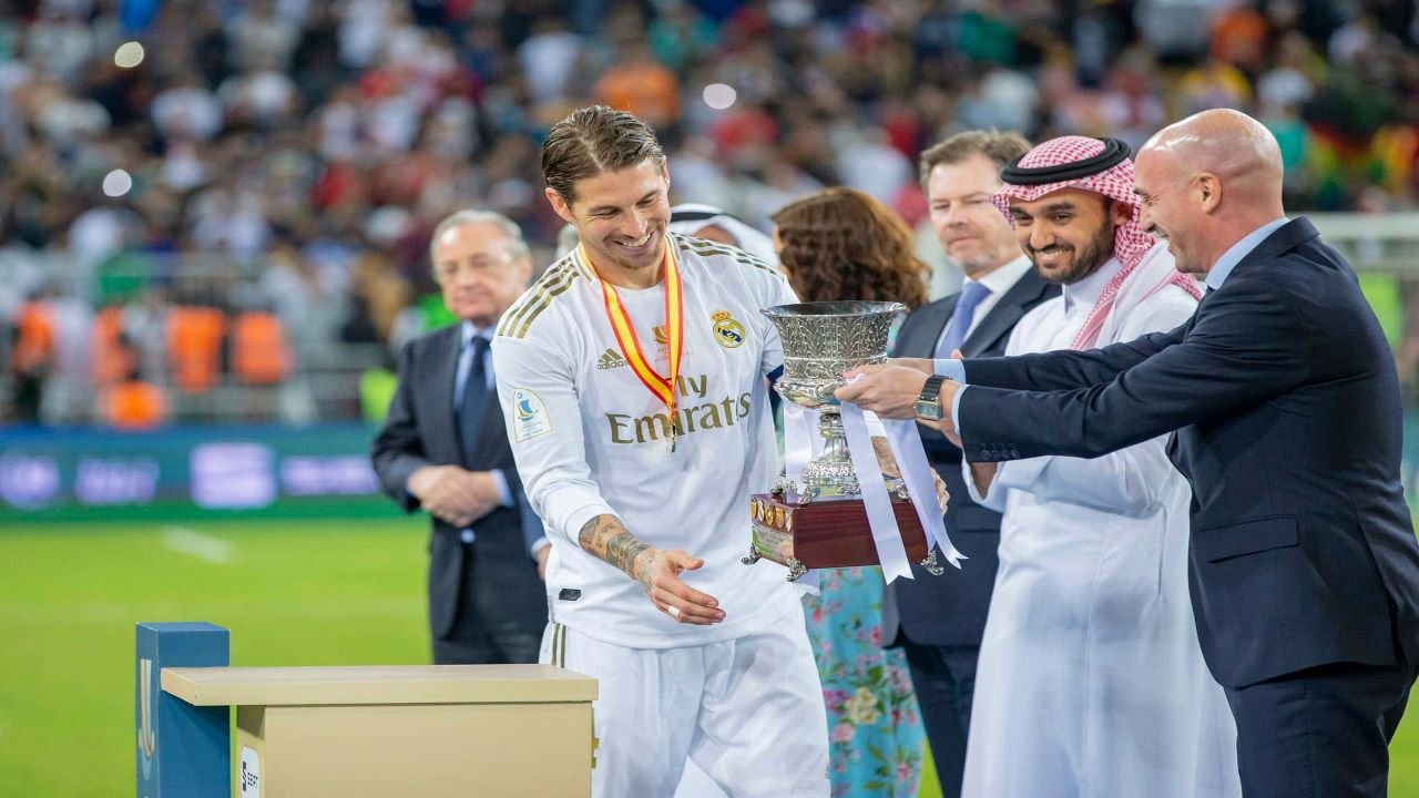 المدير الفني لـ"اوساسونا" يعلن قائمة الفريق المشاركة ببطولة كأس السوبر الأسباني في السعودية 1 السوبر الاسباني في السعودية 20221704806045