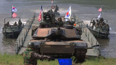 سول وواشنطن تجريان تدريبات مشتركة قرب حدود كوريا الشمالية1704356042