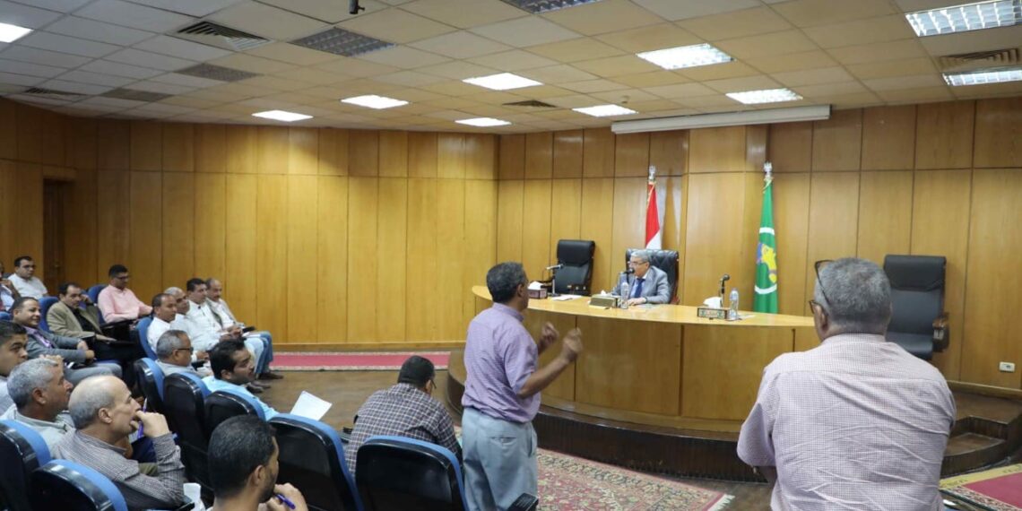 محافظ المنيا يبحث إعداد خريطة شاملة للتعديات على أراضي الدولة وتسهيل إجراءات التقنين للجادين 1 محافظ المنيا يتابع معدلات الأداء لدورة تقنين أراضي أملاك الدولة ويوجه بتسريع وتيرة العمل، وعقد العديد من لجان البت الفنية