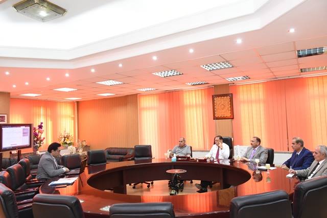 محافظ الشرقية يؤكد أهمية منظومة الشكاوى الحكومية في الاستجابة لمطالب المواطنين 1 محافظ الشرقية يستقبل رئيس منظومة الشكاوى الحكومية بمجلس الوزراء1707489543