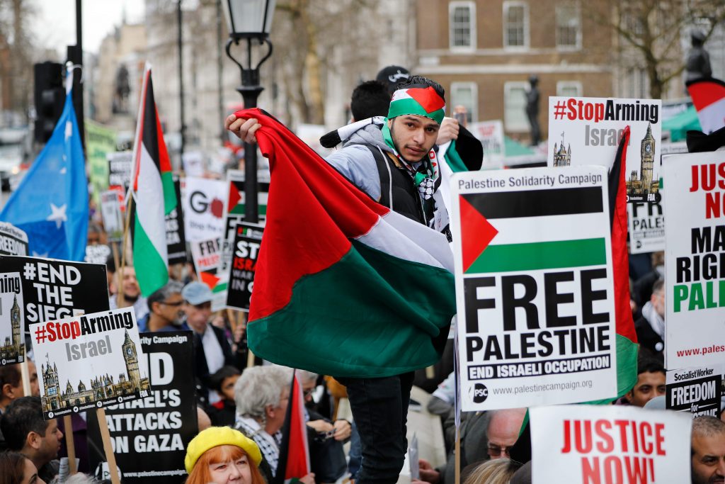 القبض على 10 متظاهرين خلال مشاركتهم في مسيرة مؤيدة لفلسطين في لندن 1 1081010 مظاهرات حاشدة فى لندن احتجاجا على جرائم الاحتلال بحق الفلسطينيين1708186323