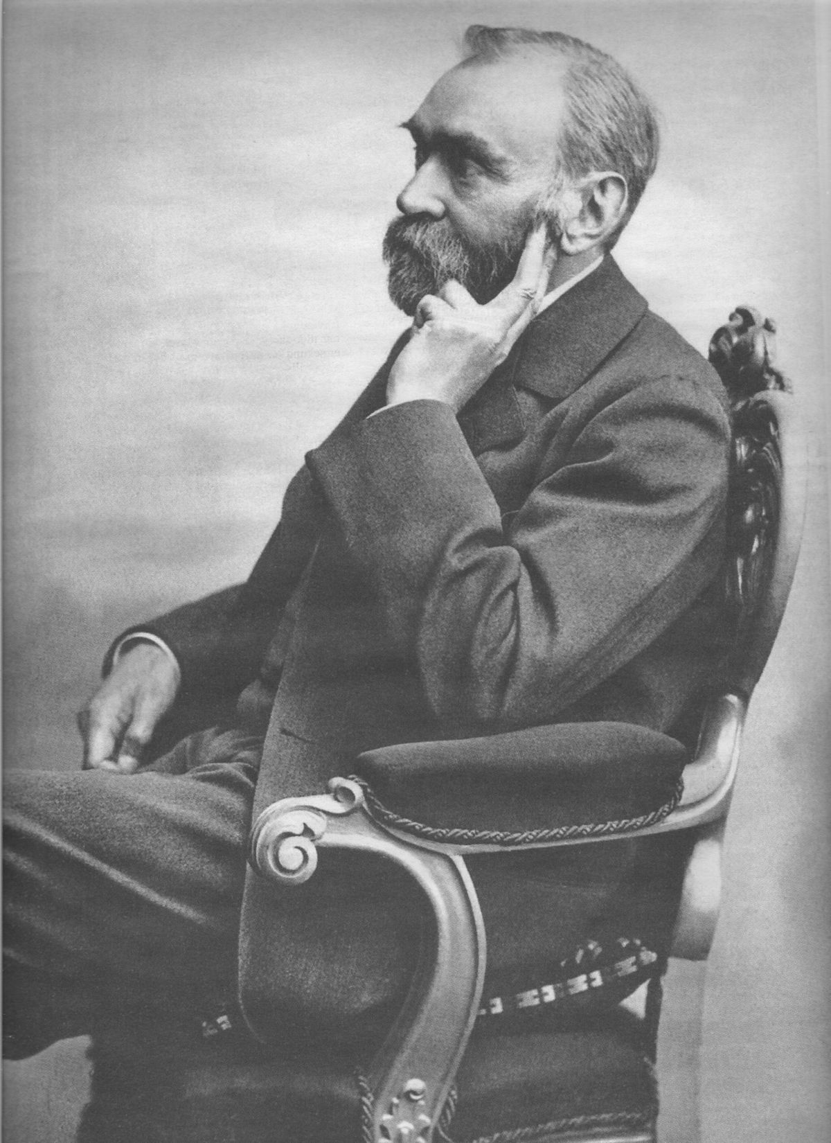 1200px AlfredNobel1707654482