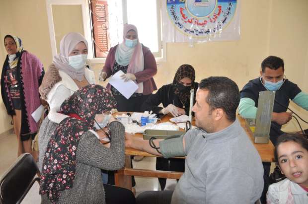 جامعة كفر الشيخ تطلق قافلة لمكافحة الهجرة غير الشرعية بقرية الجزيرة الخضراء ضمن "حياة كريمة" 1 121452198716486599581709239264