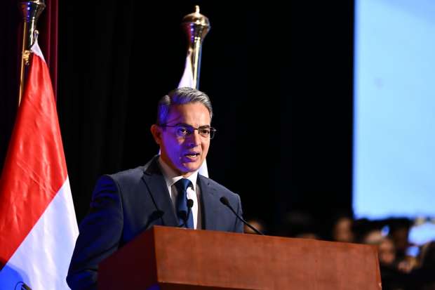 عميد كلية الإعلام بجامعة مصر للعلوم والتكنولوجيا لـ "أ ش أ": ندوات معرض الكتاب مواكبة للتطورات والقضايا المعاصرة 1 123088973316603417021706867525