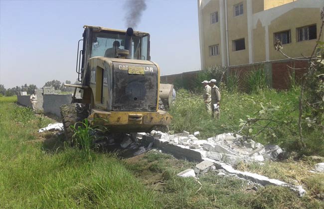 الإسكندرية: إزالة تعديات على أراضي زراعية و21 مقبرة تم بناؤها على أراضي املاك الدولة 1 19 2017 636414322456521393 6521707224946