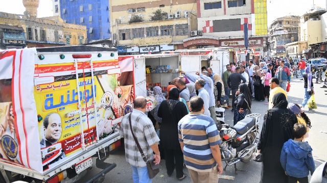 محافظ الدقهلية : توفير 35 منفذا وسيارة متنقلة لبيع السلع الغذائية بأسعار مخفضة بمعارض " أهلا رمضان " 1 19 2022 638032589307042541 7041708891324