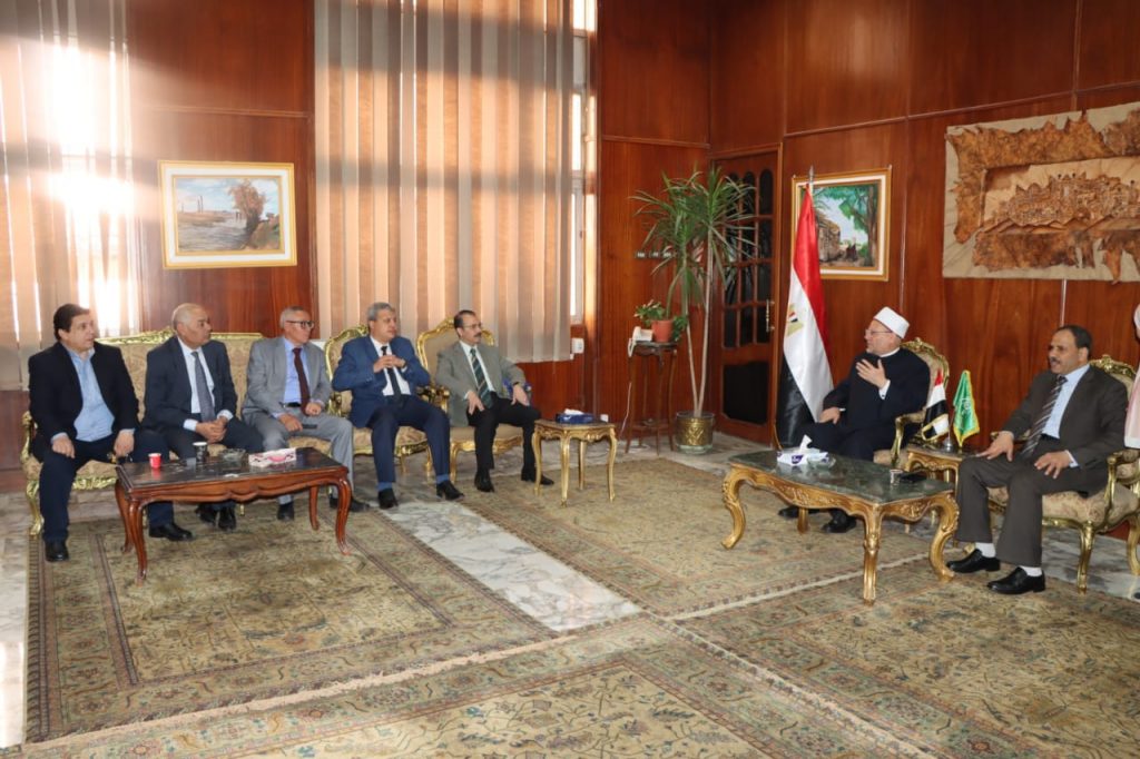 حقوق المنصورة تستضيف مفتى الجمهورية لمناقشة مستجدات نقل وزراعة الأعضاء البشرية 1 19 2023 638201992420500311 501708888443