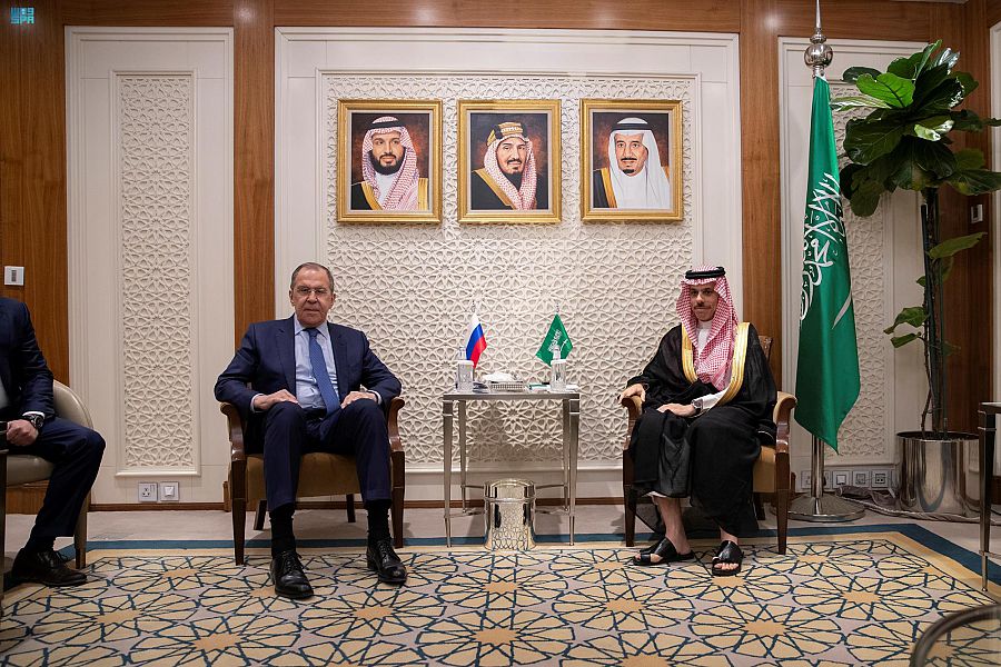 اليمن وروسيا يبحثان مستجدات الأوضاع على الساحة اليمنية وتهديد الحوثي لحركة الملاحة الدولية 1 19f3533c ec69 4dce b9fb de21645dcee31708541283