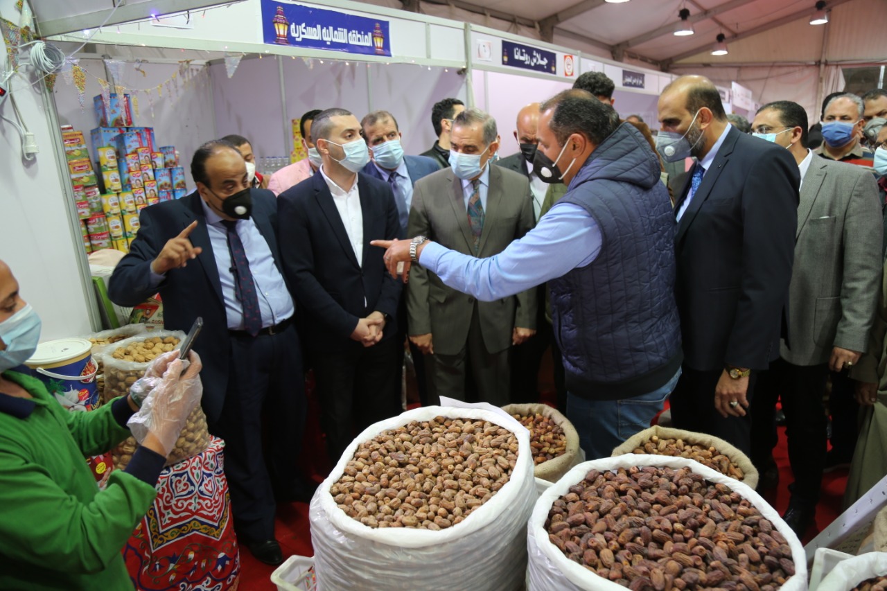 محافظ كفرالشيخ: افتتاح المزيد من معارض "أهلًا رمضان" بالمدن لتخفيف العبء عن كاهل المواطنين 1 2021 637531693002793172 2791708545305