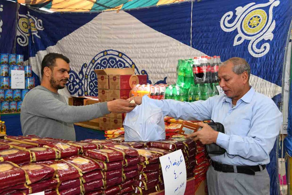 محافظ قنا: تجهيز 9 معارض "أهلا رمضان" كمرحلة أولى لتوفير السلع بأسعار مخفضة 1 2022 637831095323423578 3421708424585