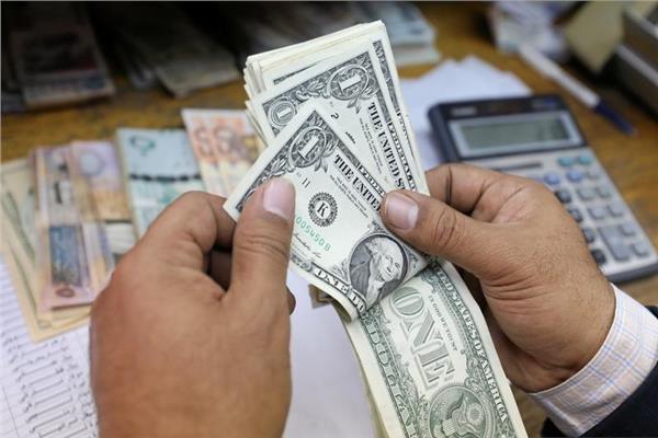 استقرار أسعار الدولار وتباين "اليورو" و"الإسترليني" في بداية التعاملات 1 202306261049493291707811211