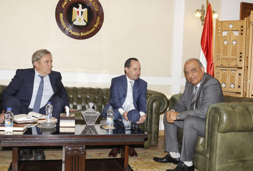 وزير الاتصالات يبحث مع نظيره الصربي فرص التعاون وفتح آفاق جديدة لاستثمارات الشركات 1 335932984 1392866941549458 2991334569576612221 n1707850325