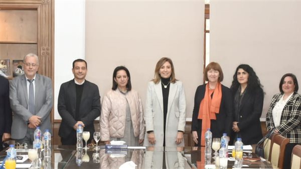 وزيرة الثقافة تبحث مع مدير المجلس البريطاني تعزيز التبادل الثقافي خلال الفترة المقبلة 1 3441707560103