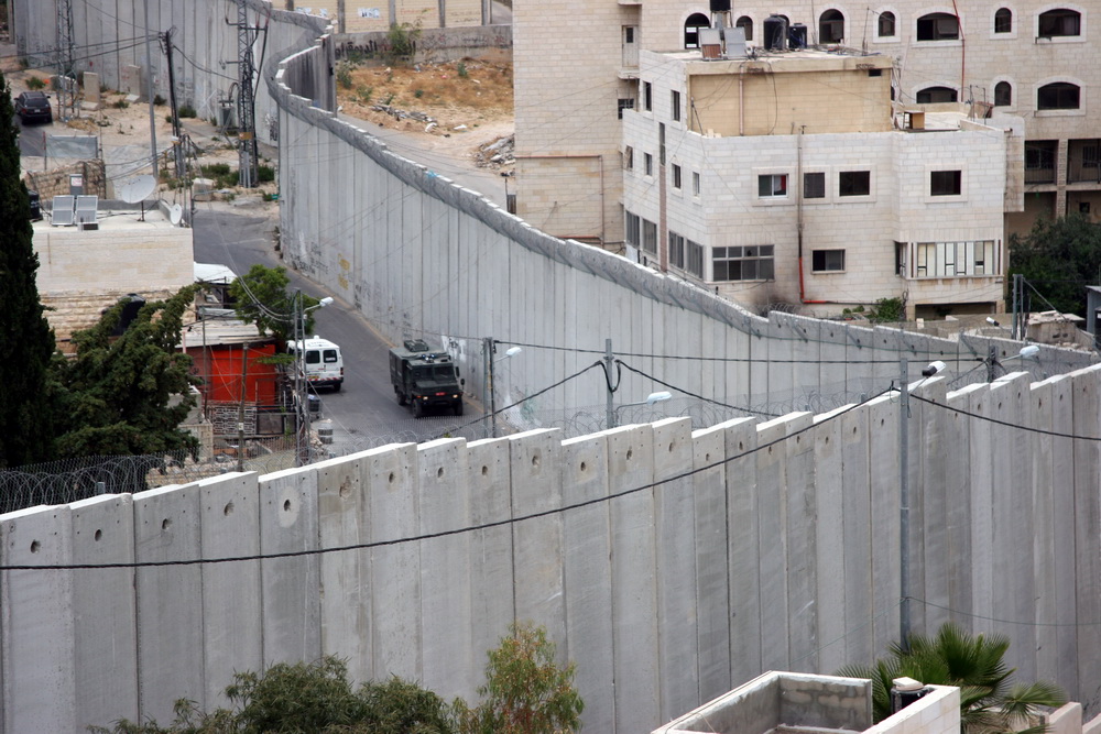 الأردن يدين استيلاء الاحتلال على أراضي بلدتي أبو ديس والعيزرية وعرب السواحرة الفلسطينية 1 3aa4c2c8bf3b1673a55d4b9f67ec71601709233566